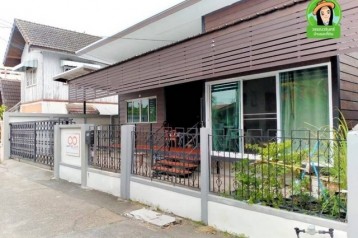ขายบ้านวาริน ใจกลางเมืองวารินชำราบ แถวธนาคารธกส วาริน ซ.มิตรทหาร เดินทางสะดวก ใกล้สิ่งอำนวยความสะดวก อุบลราชธานี