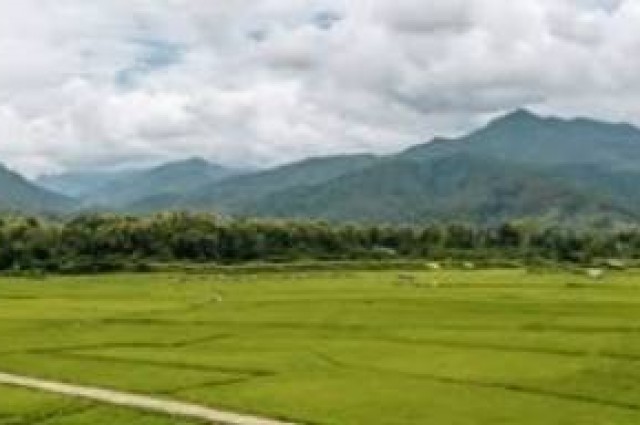 ขายที่ดินวิวเขาสวยที่สุด......ใกล้ถนนลาดยางชุมชนตรงข้ามมีร้านของชำและตลาดตอนเย็น..