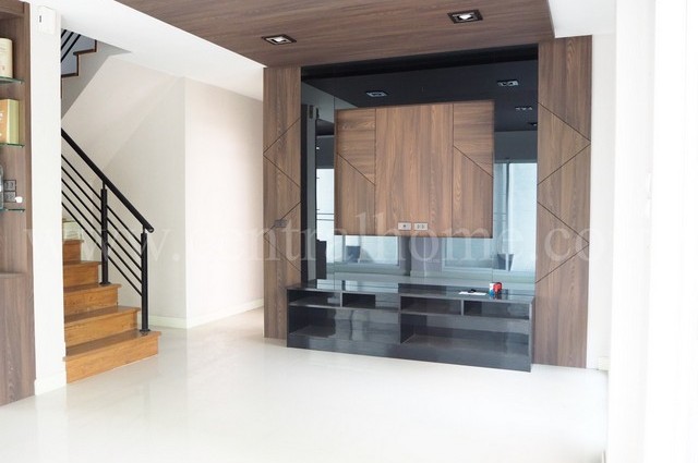 บ้านเดี่ยว บางกอก บูเลอวาร์ด ปิ่นเกล้า - เพชรเกษม หลังริม บ้านตกแต่งพร้อมอยู่