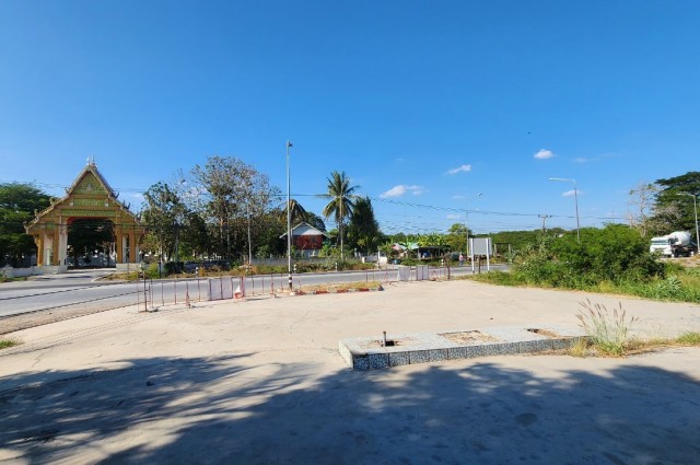 ขายที่ดินใกล้ สถานีรถไฟความเร็วสูงปากช่อง " 1 ไร่." วาล่ะ 13,000 บาท (ยกแปลง 5.2 ลบ.) ติดถนน 2247 (ลำสมพุง-ปากช่อง)