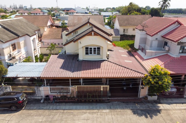 ขายบ้านเดี่ยว หมู่บ้าน ชนชื่น 1 ซอยทวีวัฒนา 9 ใกล้ศาลายา พุทธมณฑล สภาพนางฟ้า