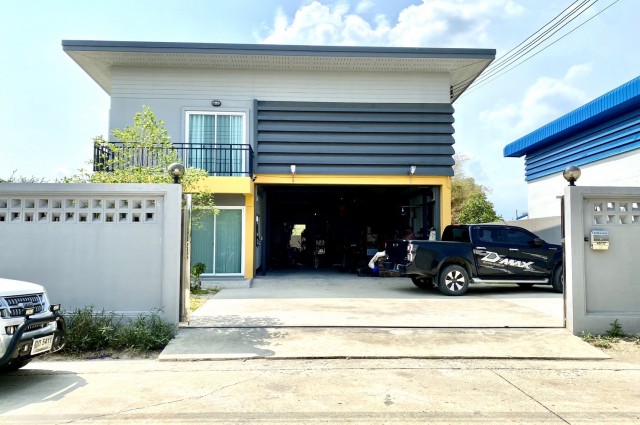ที่ดินติดถนนใหญ่บางบัวทอง80ตารางวาพร้อมโรงงานใหม่ราคาเพียง2.9ล้านเท่านั้น