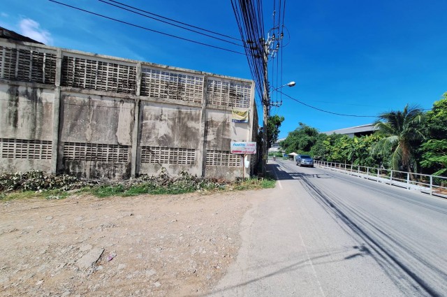 ขายที่ดิน บางบัวทอง ถูก 107ตร.ว. ซอยวัดลาดปลาดุก แปลงสวย ริมในสุด หลังโรงเรียนวัดลาดปลาดุก