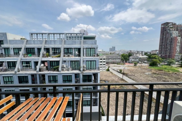 ขาย คอนโด ห้องแต่งใหม่ พร้อมเข้าอยู่ เดอะ ไนท์ 1&2 46 ตรม เดินไปสถานีแบริ่ง 950 เมตร