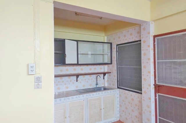 ลาดพร้าว 15-25  ให้เช่าทาวน์เฮ้าส์ใหม่ ซ. 2ชั้น 2นอน 2น้ำ 26ตรว.150ตรม. แอร์  MRT ลาดพร้าว 150ม. 