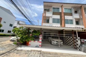 ขาย ทาวน์โฮม ถนนเมน เดอะทรัสต์ซิตี้ งามวงศ์วาน 170 ตรม 29.1 ตรว พร้อมอยู่หลังมุม เดินทางสะดวก