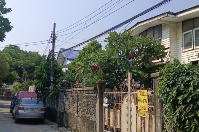 ขาย บ้านเดี่ยว ทำเลดี แหล่งชุมชนวัดกำแพง 174 ตรม. 65 ตร.วา ซอยวัดกำแพง เมืองนนทบุรี