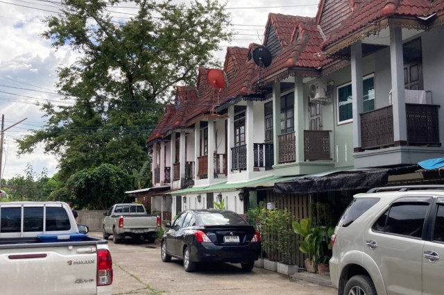 ขายหมู่บ้านบัวครก เชียงใหม่ 2 ชั้น 13 ตรว ขาย 1 หรือ 2หลัง