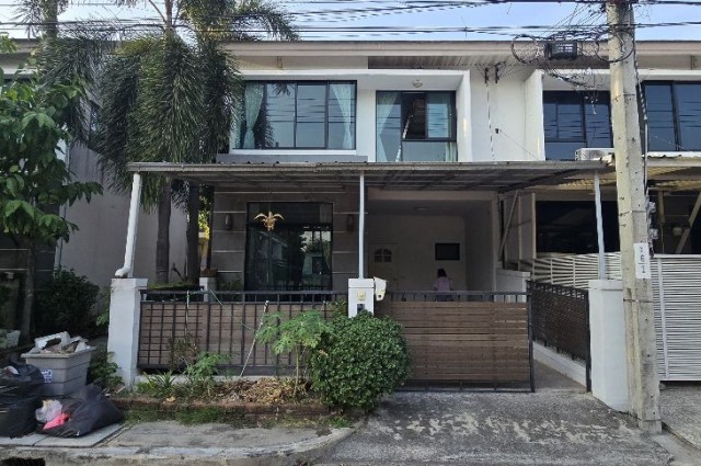 ขาย ทาวน์โฮม 2ชั้น เดอะวิลล่า รามคำแหง สุวรรณภูมิ  19.5 ตร.วา  The Villa Ramkhamhaeng