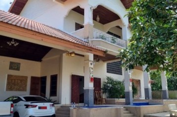 บ้านเดี่ยว 2 ชั้น ม. บ้านทุ่งทอง ซ. บางทอง กะทู้ ภูเก็ต ทางขึ้นป่าตอง ใกล้ ม. บางทองฮิลไซด์ ม. .เดอะแพลนท์กระทู้-ป่าตอง ม. บ้านพฤกษาวิลล์