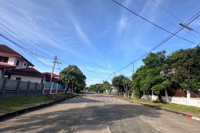 ที่ดินเปล่า รังสิต คลอง 2 หมู่บ้านสีวลี 80 ตร.ว. คลอง 2 ถมแล้ว แปลงสวย ใกล้ฟิวเจอร์พาร์ค รังสิต