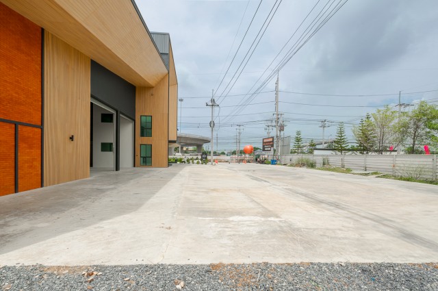 ขายโฮมออฟฟิศ โกดัง คลังสินค้า 3 ชั้น + 1 ชั้นลอย Modern contemporary