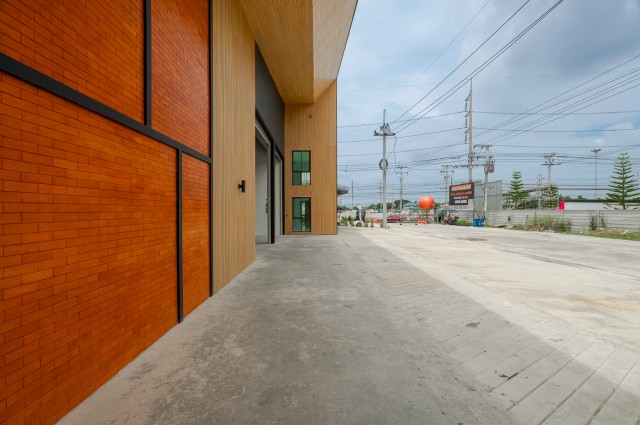 ขายโฮมออฟฟิศ โกดัง คลังสินค้า 3 ชั้น + 1 ชั้นลอย Modern contemporary