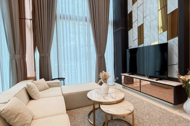 ให้เช่า บ้านหรู 3 ชั้น โซล รัชดาภิเษก 68 ใกล้ MRT วงศ์สว่าง 5 ห้องนอน fully furnished