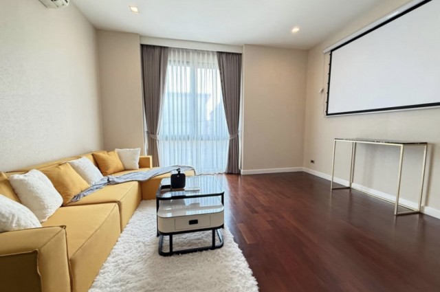 ให้เช่า บ้านหรู 3 ชั้น โซล รัชดาภิเษก 68 ใกล้ MRT วงศ์สว่าง 5 ห้องนอน fully furnished