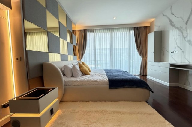 ให้เช่า บ้านหรู 3 ชั้น โซล รัชดาภิเษก 68 ใกล้ MRT วงศ์สว่าง 5 ห้องนอน fully furnished