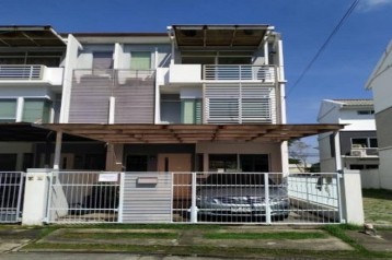 ให้เช่าทาวน์โฮม 3 ชั้น กรุงเทพกรีฑา ซอย 7 โครงการ บ้านใหม่ หลังริม เลี้ยงสัตว์ได้