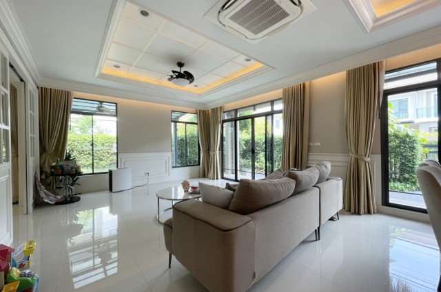 ให้เช่า บ้านหรู พัฒนาการ 38 พร้อมเฟอร์ ใกล้ทองหล่อ เพียง 20 นาที