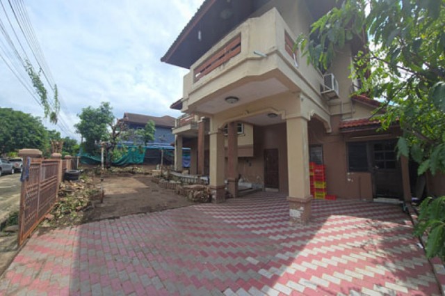 ขายถูก บ้านเดี่ยวหมู่บ้านปรีชา พุทธมณฑลสาย4 90 ตรว (ขายตามสภาพ)