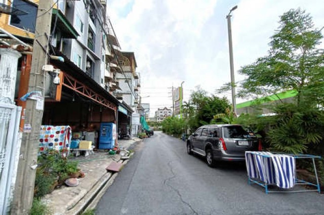 ขายตึกแถว 5 ชั้น 2 คูหา ทำเลทอง พหลโยธิน 75 ใกล้รถไฟฟ้า-สนามบินดอนเมือง 