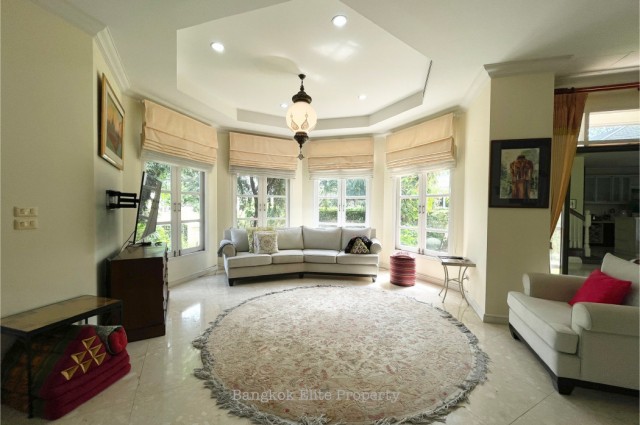 ให้เช่า บ้านเดี่ยว โกลเด้นนครา อ่อนนุช มอเตอร์เวย์ 5 นอน แปลงมุม Pet Friendly