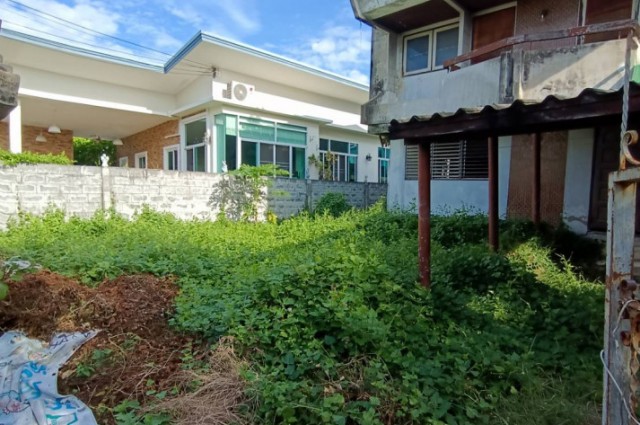 ขายที่ดิน+บ้านเก่า เนื้อที่ 75 ตร.ว. หมู่บ้านเมืองทอง 4 ซ.ปุณณวิถี 53 (สุขุมวิท 101)  ทำเลดี อยู่ใจกลางเมือง
