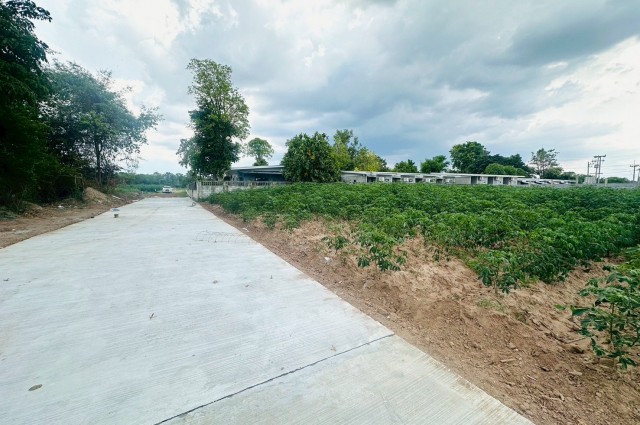 ข่าวดี.????(9,000บ./วา)  #ที่ดินจัดล็อค เฉลี่ย.(1 ไร่.) | หลังเจ้าสัวโคราช. | *น้ำไม่ท่วม. | ราคาถูกพิเศษ หายาก!! ( ถ. คอนกรีต )