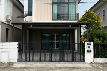 ขาย บ้านแฝด พร้อมอยู่พฤกษาวิลล์ 92 136 ตรม. 38.21 ตร.วา ใกล้มอเตอร์เวย์ และสนามบินสุวรรณภูมิ
