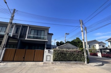 (เจ้าของบ้านขายเอง) ขายบ้าน Bliss บลิซ(ศุภาลัย)ศรีราชา บ้านแฝด2ชั้น หลังมุมติดถนนหลัก(นัดชมบ้าน ถูกใจคุยกันได้)