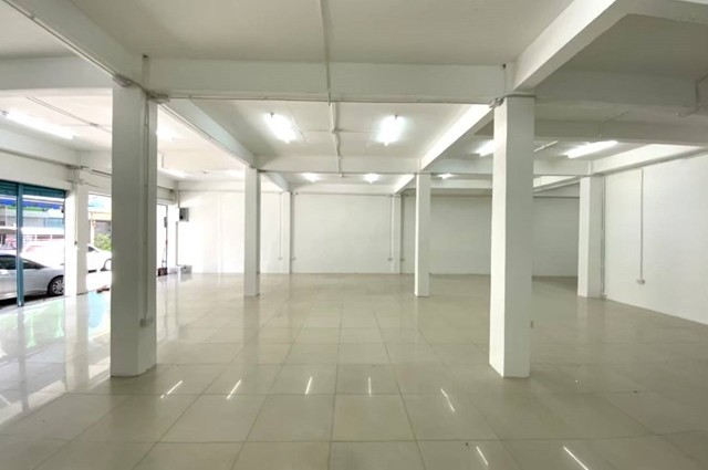 BTS อุดมสุข 700 ม. รีใหม่ บางนา-ตราด1 ให้เช่าอาคารพาณิชย์ 3 ห้องทะลุถึงกัน 3 ชั้น ดาดฟ้า นานาชาติเบิร์คลีย์  50 ตรว. 600 ตรม. 7จอดรถ