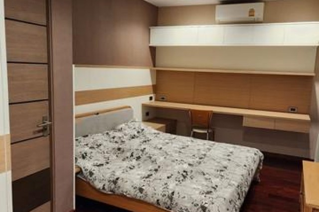 EPL-HS0683 ขายบ้านเดี่ยว 3 ชั้น The Gallery House Pattern ลาดพร้าวซอย1  เนื้อที่ใช้สอย 350ตร.ม 5ห้องนอน 6ห้องน้ำ