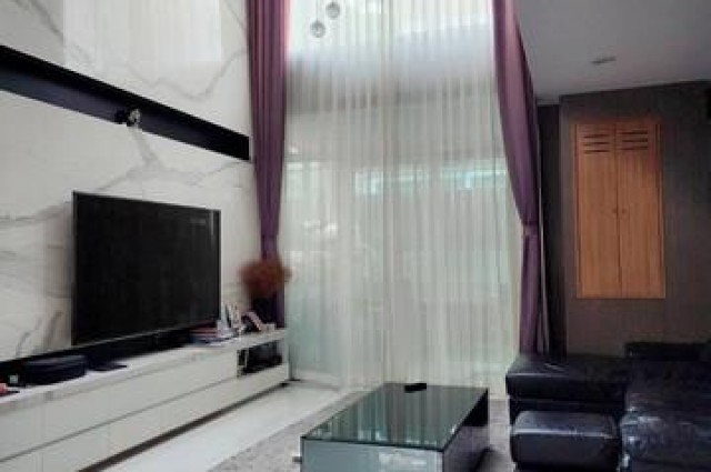 EPL-HS0683 ขายบ้านเดี่ยว 3 ชั้น The Gallery House Pattern ลาดพร้าวซอย1  เนื้อที่ใช้สอย 350ตร.ม 5ห้องนอน 6ห้องน้ำ