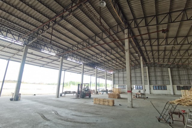 ขาย โรงงาน FA108 ทำเลดี มีใบ รง4. คลองตำหรุ เมือง ชลบุรี . 944 ตรม 4 ไร่ 1 งาน 8 ตรว มีออฟฟิค บ้านพักคนงาน ใกล้ อมตะชลบุรี ท่าเรือแหลมฉบัง