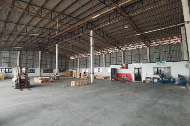ขาย โรงงาน FA108 ทำเลดี มีใบ รง4. คลองตำหรุ เมือง ชลบุรี . 944 ตรม 4 ไร่ 1 งาน 8 ตรว มีออฟฟิค บ้านพักคนงาน ใกล้ อมตะชลบุรี ท่าเรือแหลมฉบัง