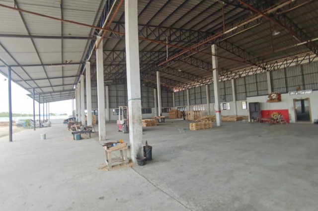 ขาย โรงงาน FA108 ทำเลดี มีใบ รง4. คลองตำหรุ เมือง ชลบุรี . 944 ตรม 4 ไร่ 1 งาน 8 ตรว มีออฟฟิค บ้านพักคนงาน ใกล้ อมตะชลบุรี ท่าเรือแหลมฉบัง