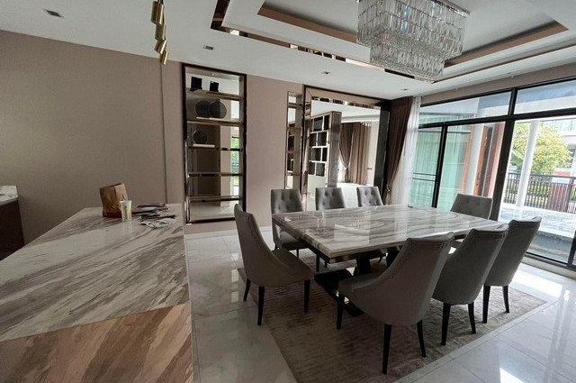 บ้านเดี่ยว Grand Bangkok Boulevardพระราม9  ขนาด161ตร.วา 5นอน ตรงข้ามกับโรงเรียนนานาชาติ Wellington 