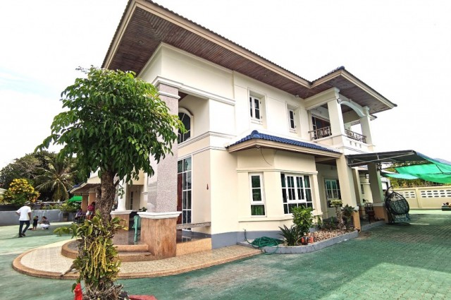 ขาย บ้านเดี่ยว HS053 บ้านใหญ่ ใจกลางเมือง วิวเขา หนองซ้ำซาก บ้านบึง ชลบุรี . 690 ตรม 3 ไร่ 1 งาน 48.7 ตรว แถมฟรี เฟอร์นิเจอร์บิ้วอิน แอร์