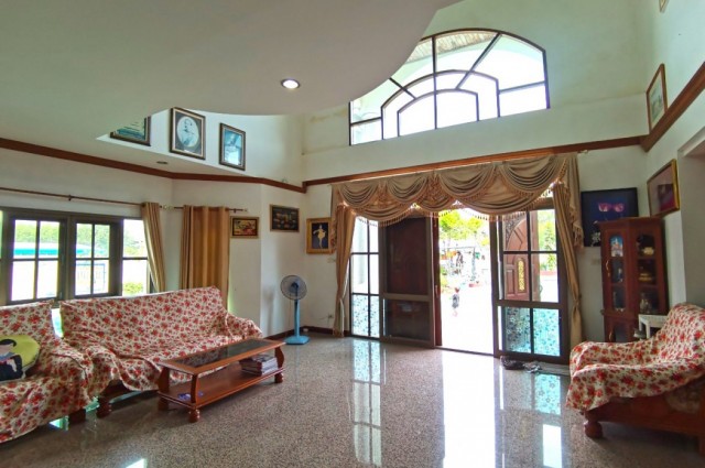 ขาย บ้านเดี่ยว HS053 บ้านใหญ่ ใจกลางเมือง วิวเขา หนองซ้ำซาก บ้านบึง ชลบุรี . 690 ตรม 3 ไร่ 1 งาน 48.7 ตรว แถมฟรี เฟอร์นิเจอร์บิ้วอิน แอร์