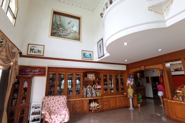 ขาย บ้านเดี่ยว HS053 บ้านใหญ่ ใจกลางเมือง วิวเขา หนองซ้ำซาก บ้านบึง ชลบุรี . 690 ตรม 3 ไร่ 1 งาน 48.7 ตรว แถมฟรี เฟอร์นิเจอร์บิ้วอิน แอร์