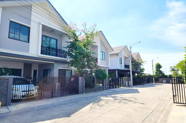 ให้เช่าบ้านหรู Jas Urban บ้านบริทาเนีย เมกะทาวน์ บางนา ถ.บัวนครินทร์ 3นอน 3น้ำ เมกา บางนา สระว่ายน้ำ 2จอดรถ 