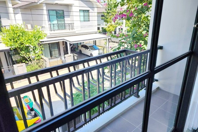 Jas Urban ให้เช่าบ้านหรู  เมกา บางนา สระว่ายน้ำ บ้านบริทาเนีย เมกะทาวน์ บางนา ถ.บัวนครินทร์ 3นอน 3น้ำ 2จอดรถ 
