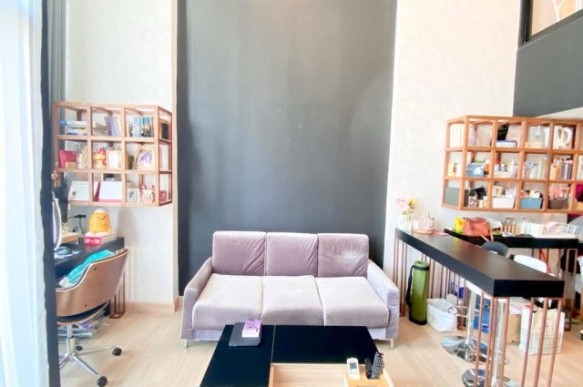ขาย คอนโด  ห้องนอนกั้นกระจก เฟอร์ครบ KnightsBridge Duplex ติวานนท์ (ไนท์บริดจ์ ดูเพล็กซ์ ติวานนท์) 41.18 ตรม. ใกล้ MRT กระทรวงสาธารณสุข
