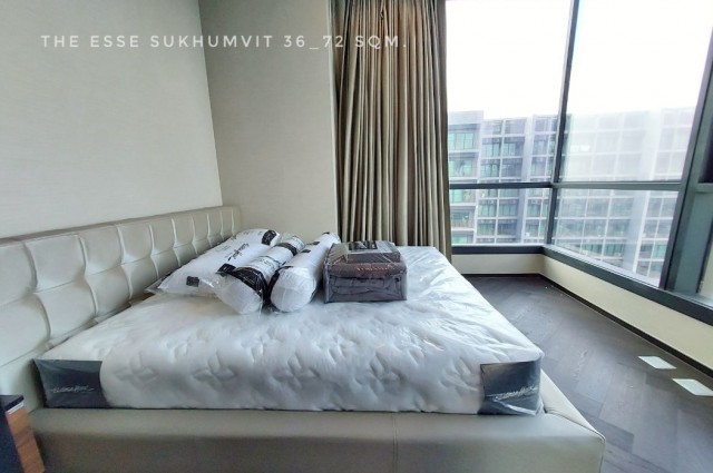 ให้เช่า คอนโด luxury condo 2 bedrooms The Esse สุขุมวิท 36 72 ตรม. high floor close to BTS Thong Lo