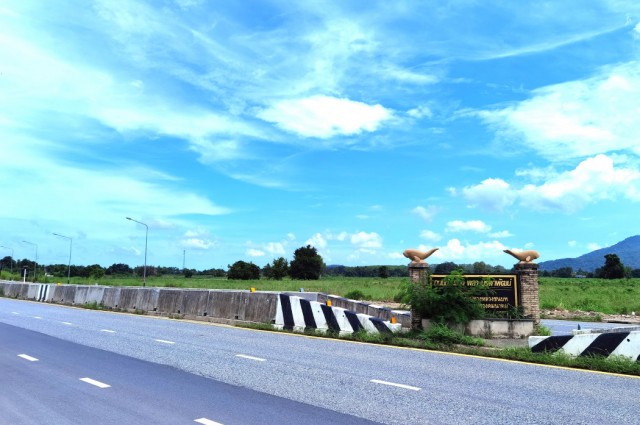 ขาย ที่ดิน ME375 แปลงใหญ่ ติดถนนบูรพาพัฒน์ สุขุมวิท12 บ้านฉาง ระยอง . 215 ไร่ 3 งาน 30 ตรว ใกล้นิคมมาบตาพุด ท่าเรือมาบตาพุด เพียง 10 Km.