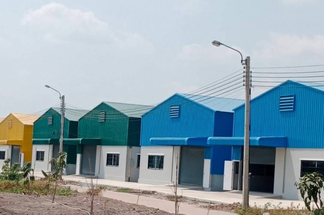 NEW WAREHOUSE OFFICE FOR RENT ให้เช่าโกดังออฟฟิศสร้างใหม่ ขนาด240-300ตร.ม ถ.ราชพฤกษ์เส้น345 ใกล้โรบินสันราชพฤกษ์