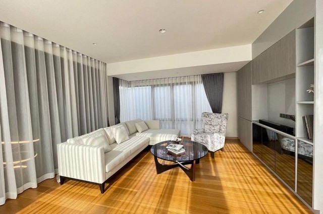 ขายบ้านหรูSuper Luxury The Urban Reserve Rama9-Motorway 4Bedroom พร้อมลิฟท์และสระว่ายน้ำส่วนตัว