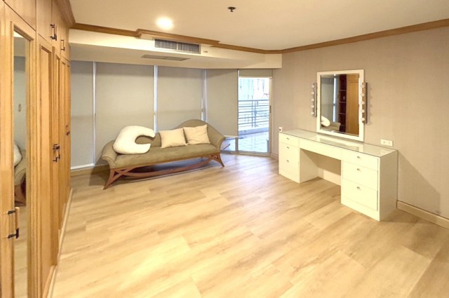 ขาย คอนโด The Waterford Diamond Tower สุขุมวิท 180 ตรม ชั้น 18 สภาพเยี่ยม TV