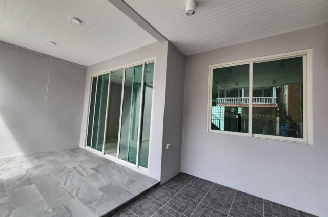 WS ขาย ทาวน์โฮม สุขุมวิท 50 รีโนเวทสวยมาก เดินทางสะดวก 31 ตรว ใกล้ทางด่วนมาก
